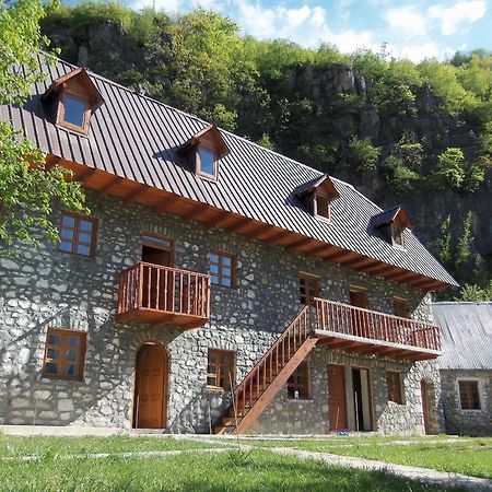Bujtina Berishta Theth Hotel Exterior photo
