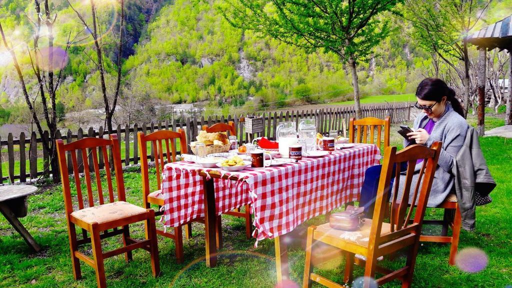 Bujtina Berishta Theth Hotel Exterior photo