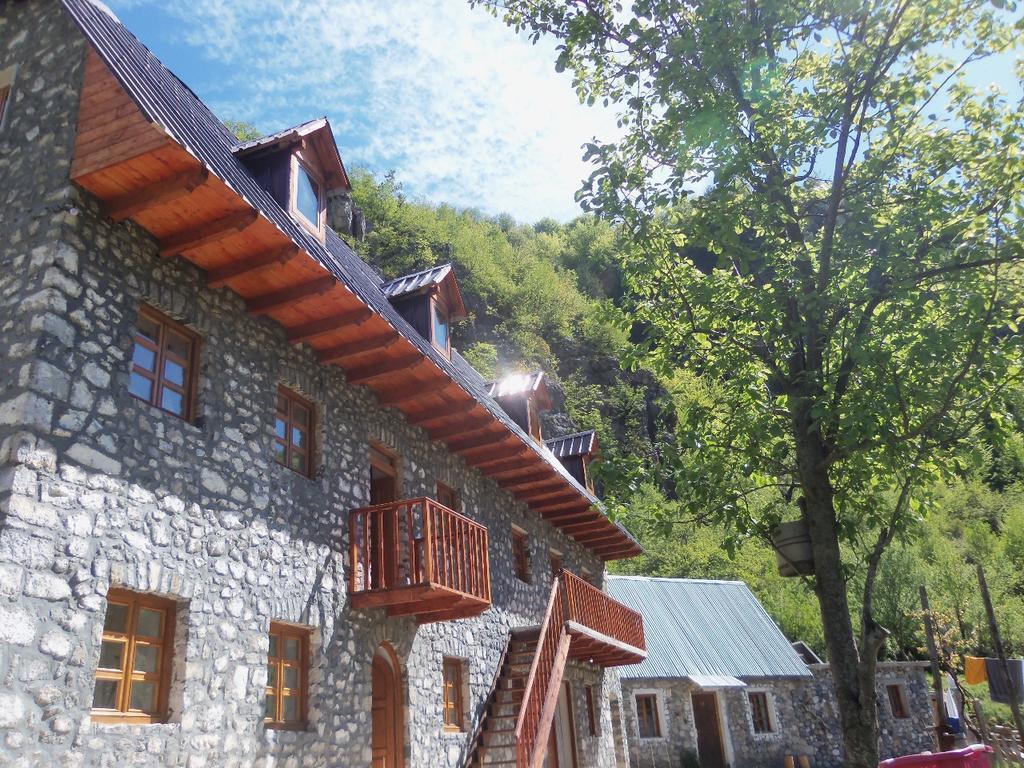 Bujtina Berishta Theth Hotel Exterior photo