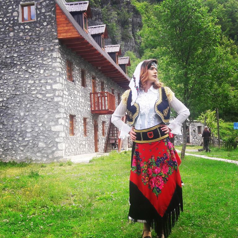 Bujtina Berishta Theth Hotel Exterior photo