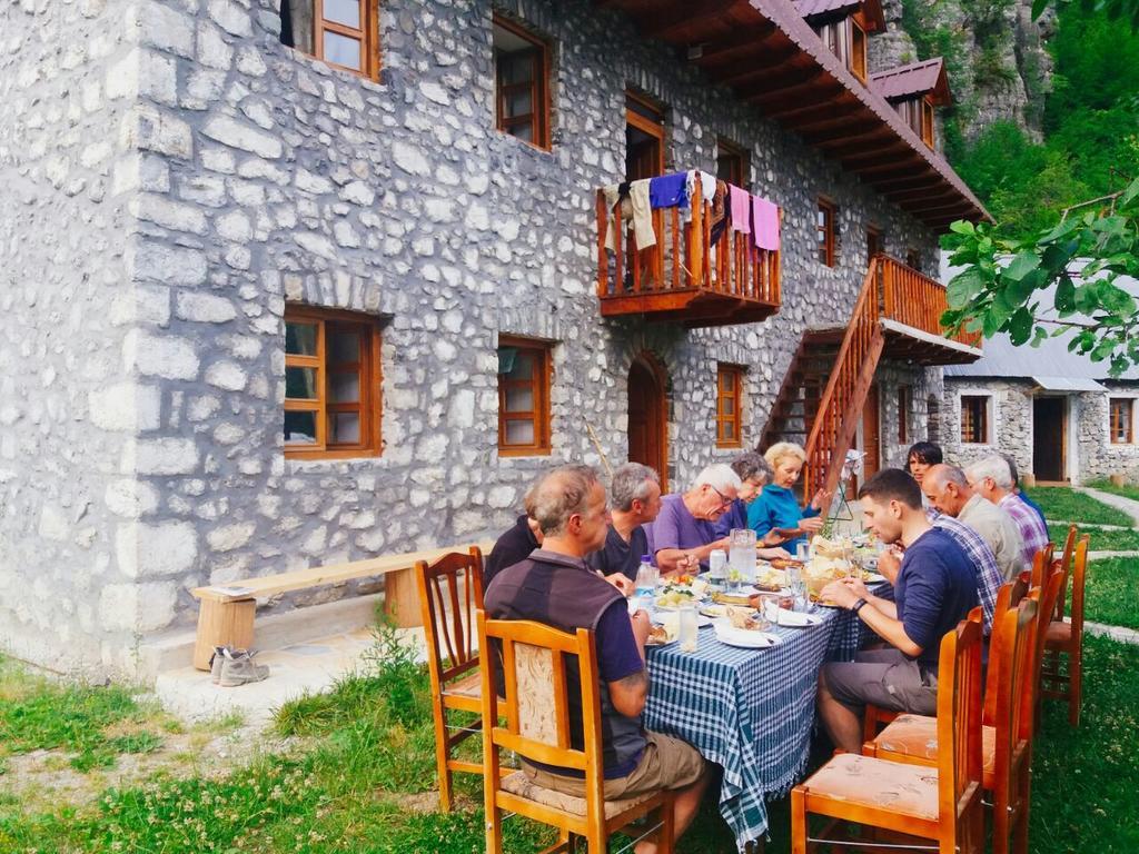 Bujtina Berishta Theth Hotel Exterior photo