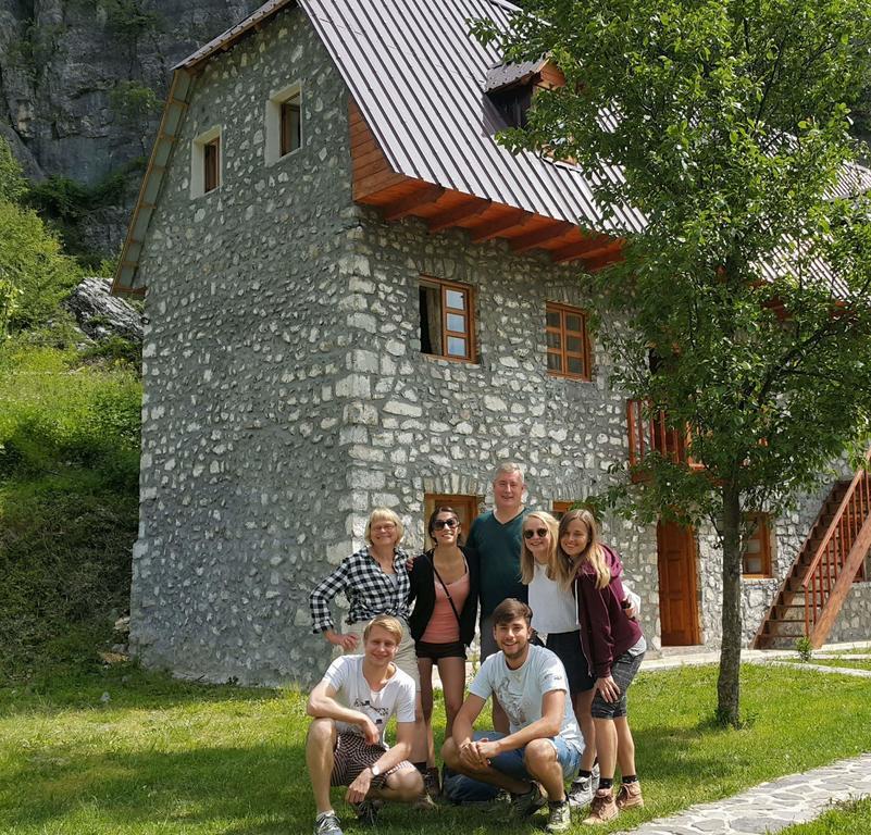 Bujtina Berishta Theth Hotel Exterior photo