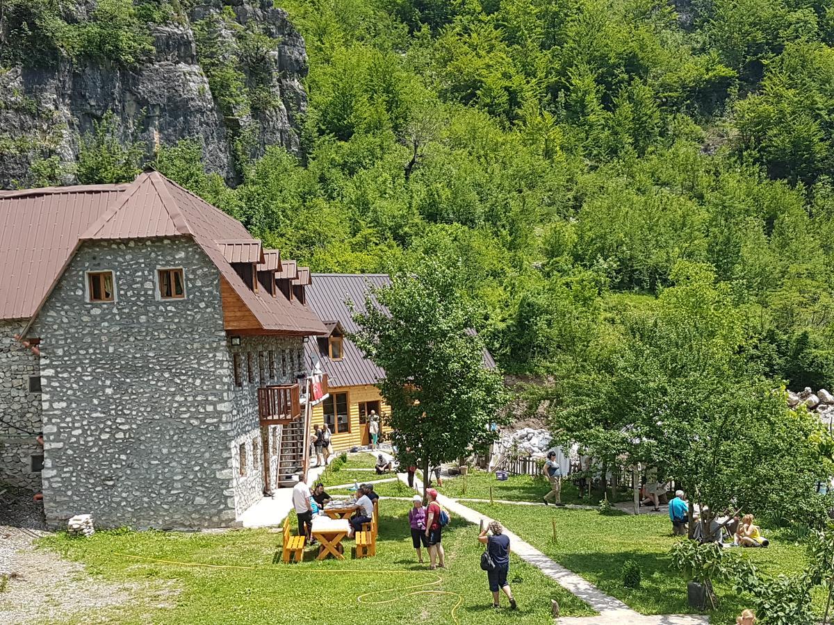 Bujtina Berishta Theth Hotel Exterior photo