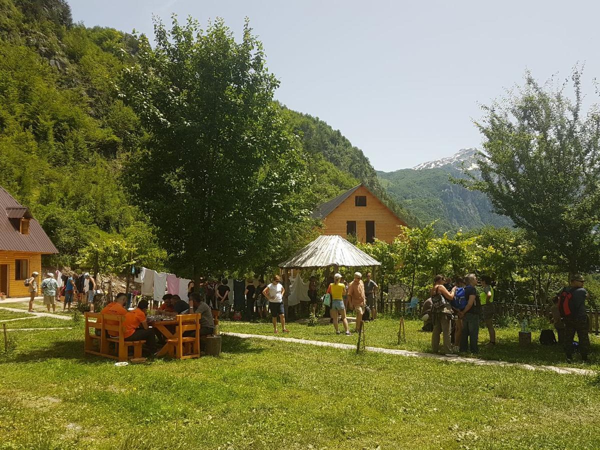 Bujtina Berishta Theth Hotel Exterior photo